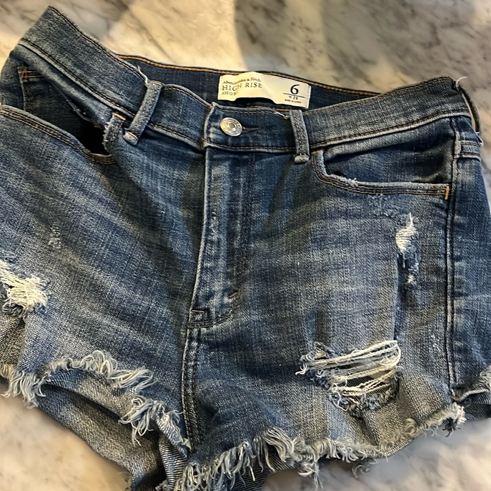 Like new Abercrombie high rise short